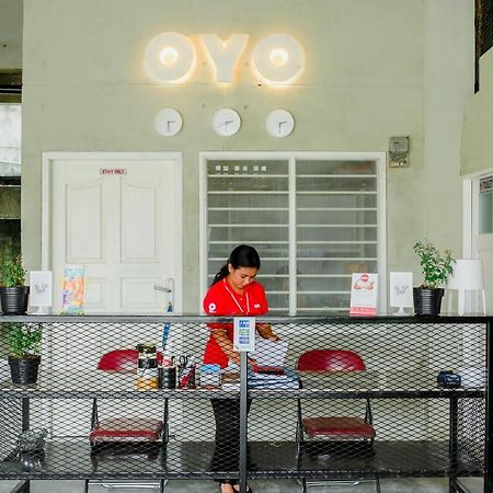 Oyo 183 The Pipe House Hotel Палембанг Екстериор снимка