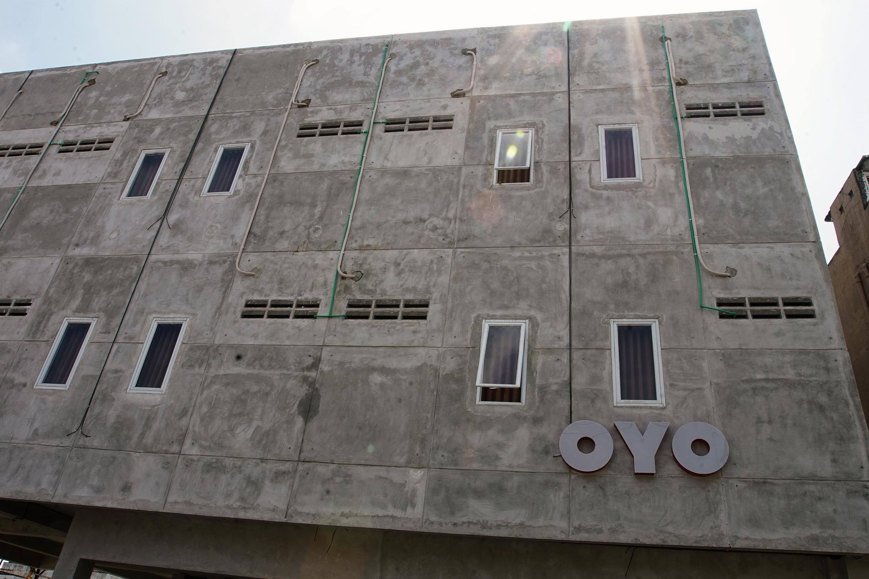 Oyo 183 The Pipe House Hotel Палембанг Екстериор снимка